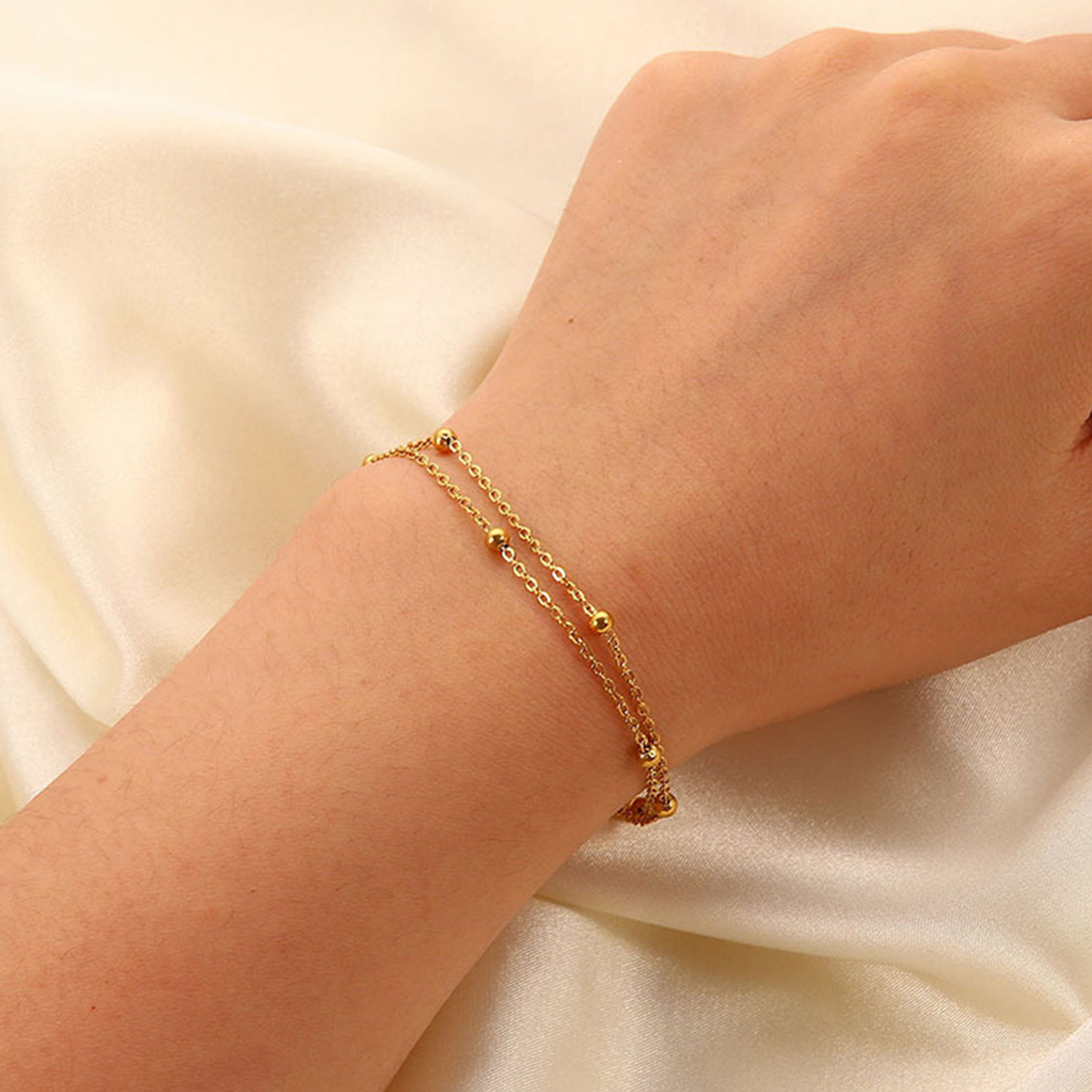 SE3977 1条双层女士手链 叠戴风 春夏不锈钢圆珠防水沙滩度假手链 日常礼品饰品(圆珠颗数随机)